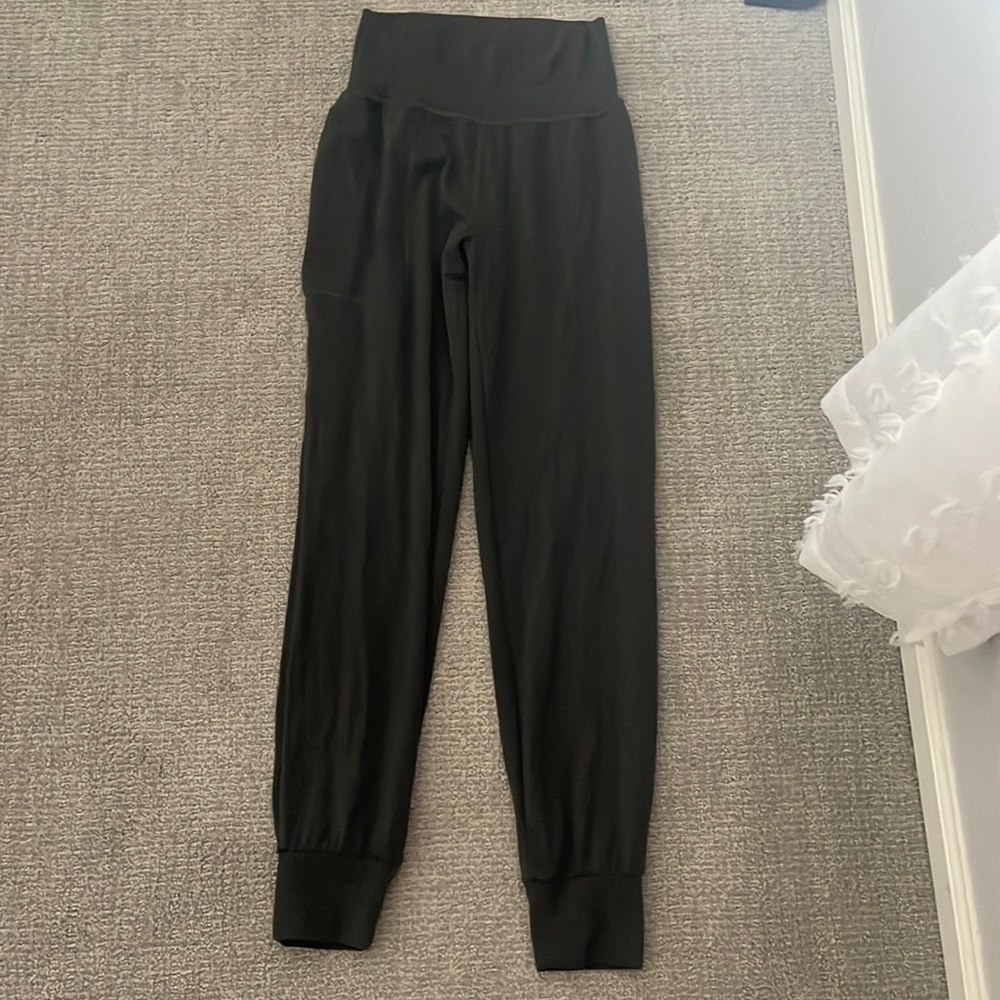 Army green athleta joggers! In perfect condition only worn once.